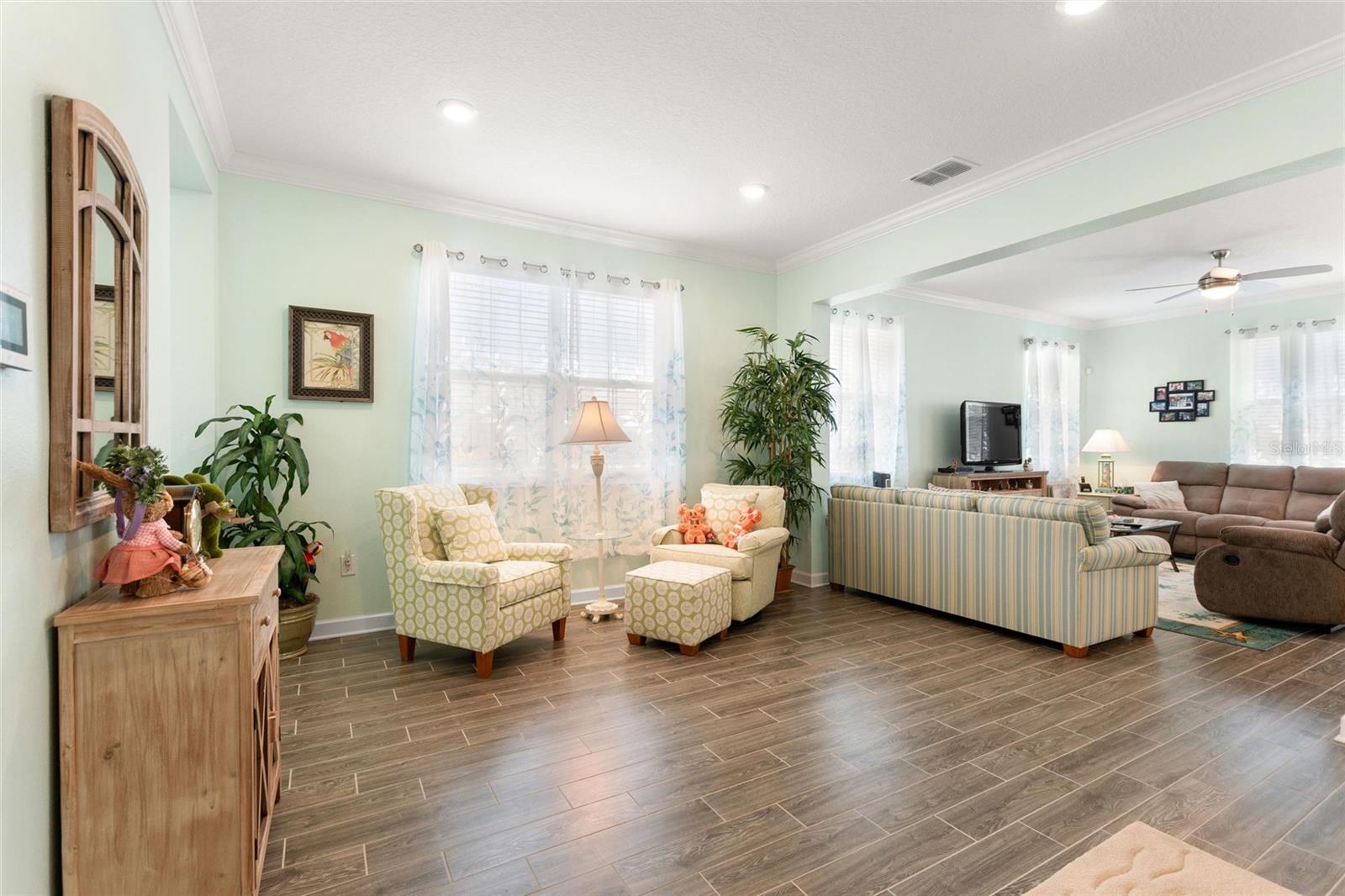 STOREY LAKE - Residential