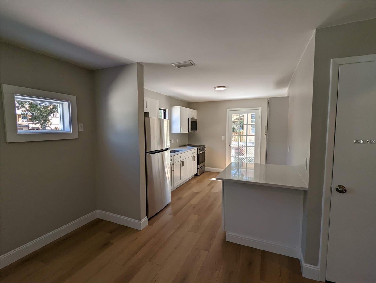 SUNSET POINT 2ND ADD - Residential Lease