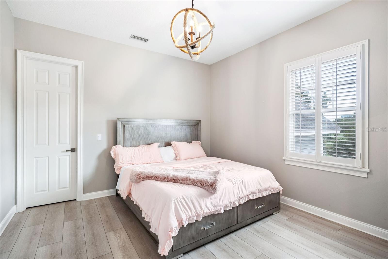 CELEBRATION VILLAGE - Residential