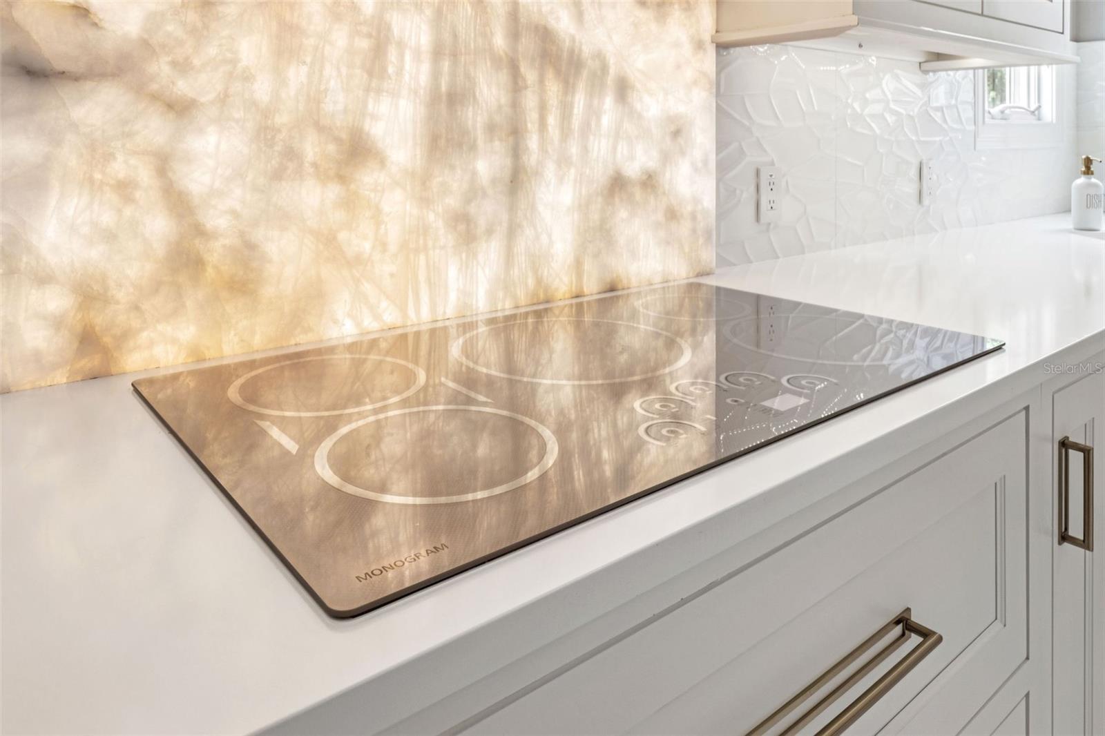 CELEBRATION VILLAGE - Residential