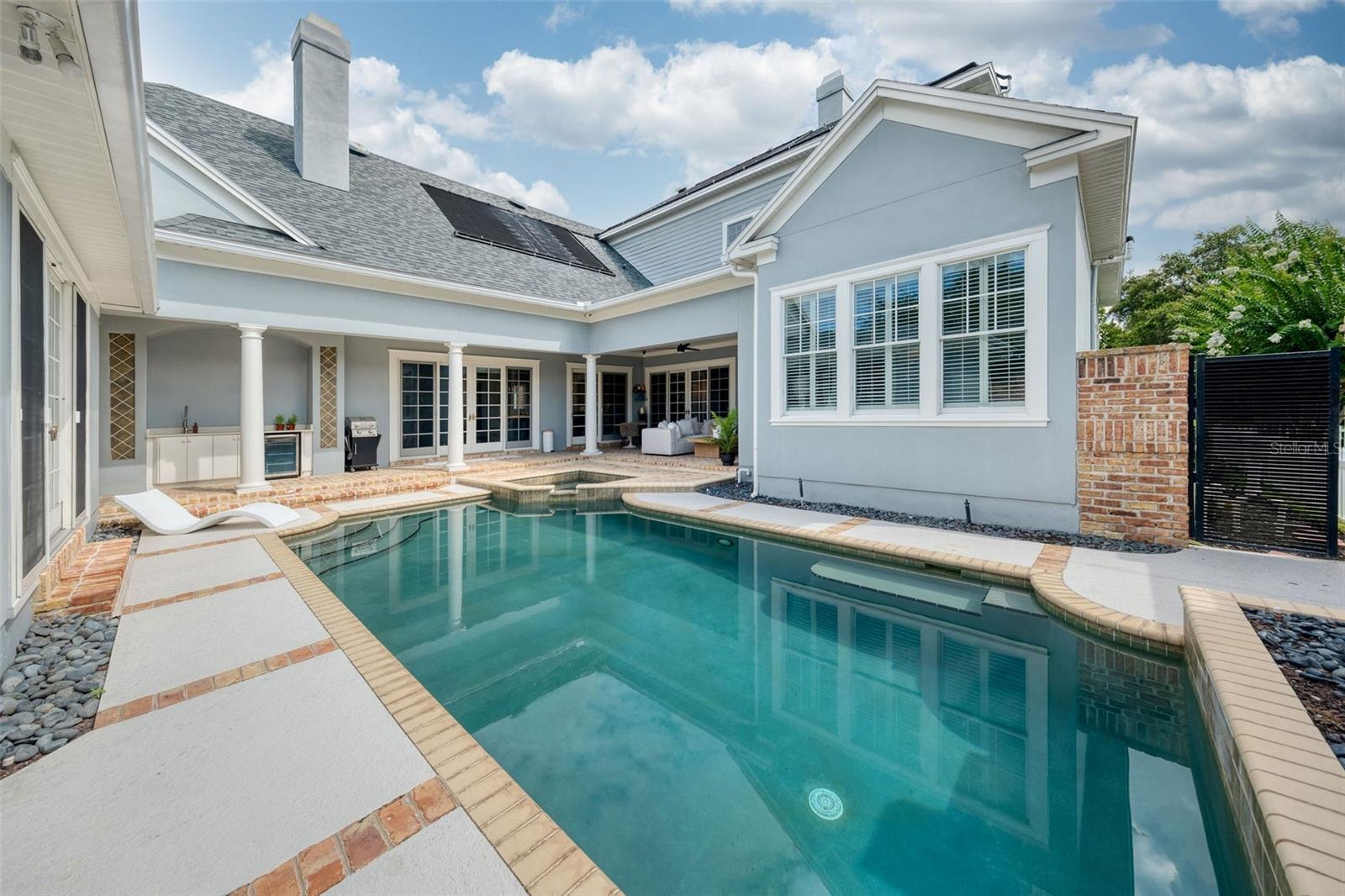 CELEBRATION VILLAGE - Residential