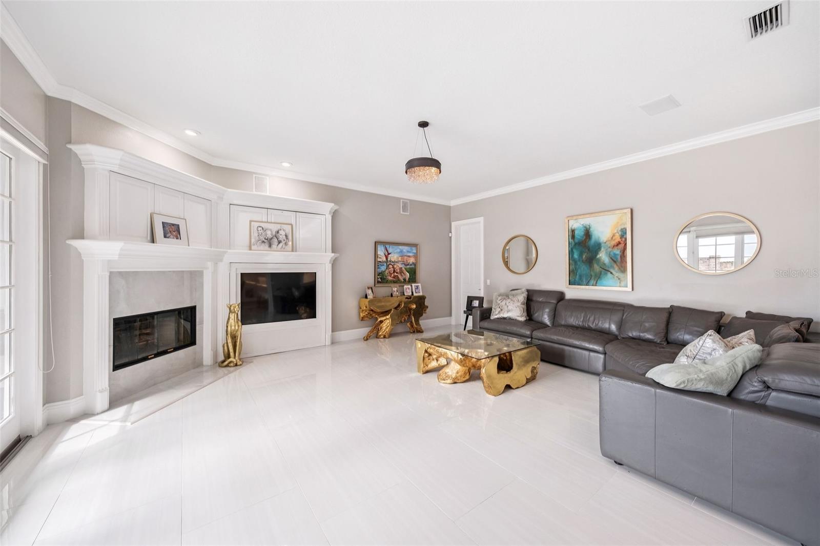 CELEBRATION VILLAGE - Residential