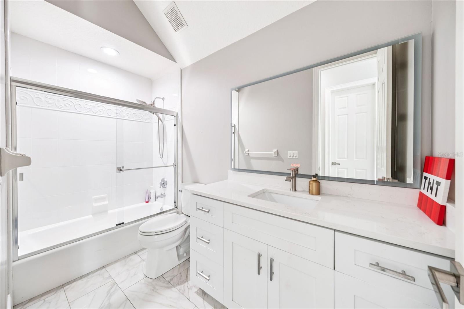 CELEBRATION VILLAGE - Residential