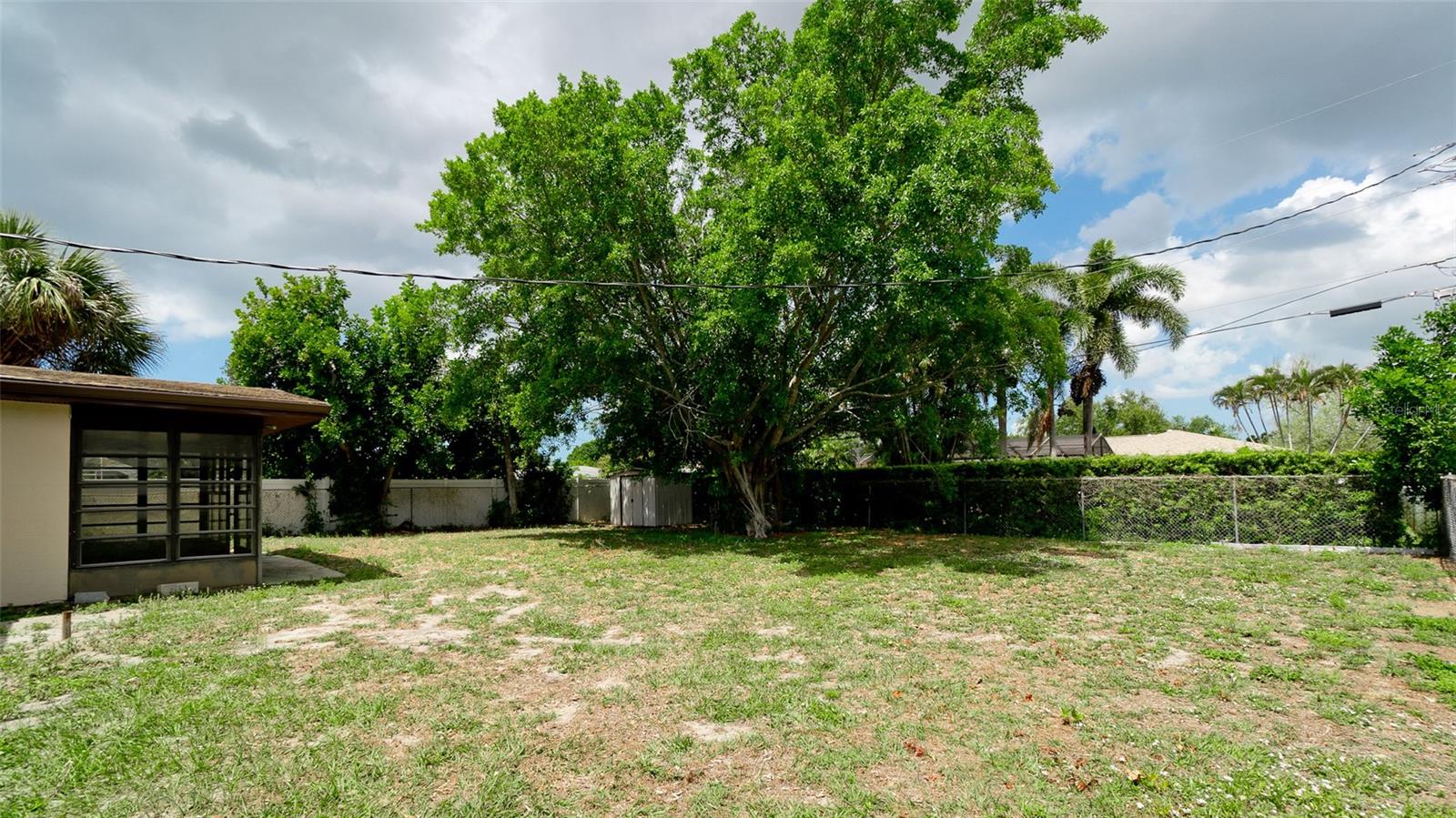 COUNTRY CLUB HEIGHTS - Residential