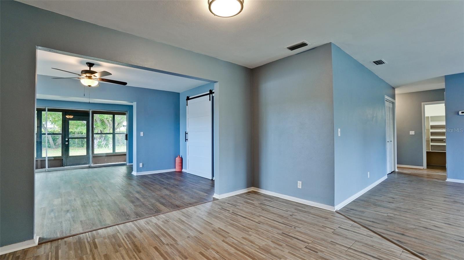 COUNTRY CLUB HEIGHTS - Residential