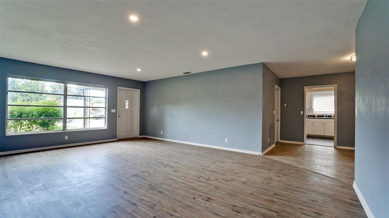 COUNTRY CLUB HEIGHTS - Residential