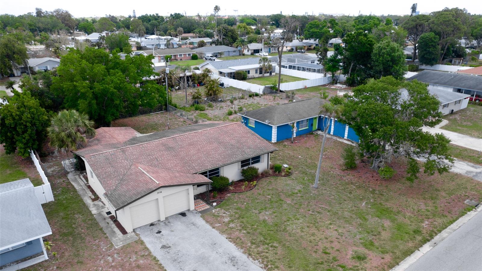 COUNTRY CLUB HEIGHTS - Residential