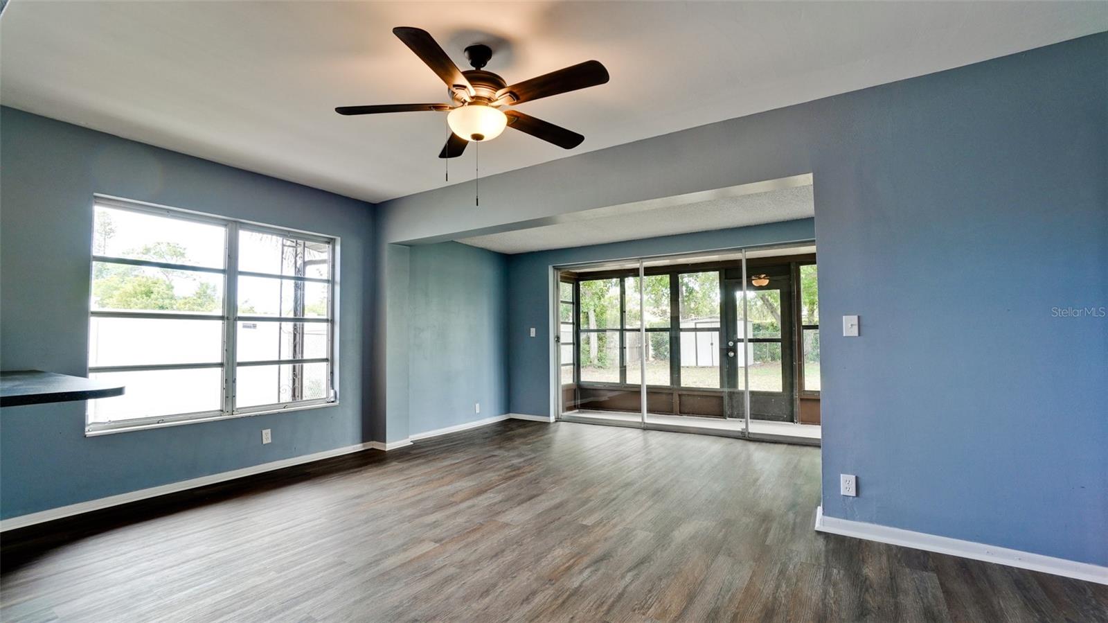 COUNTRY CLUB HEIGHTS - Residential