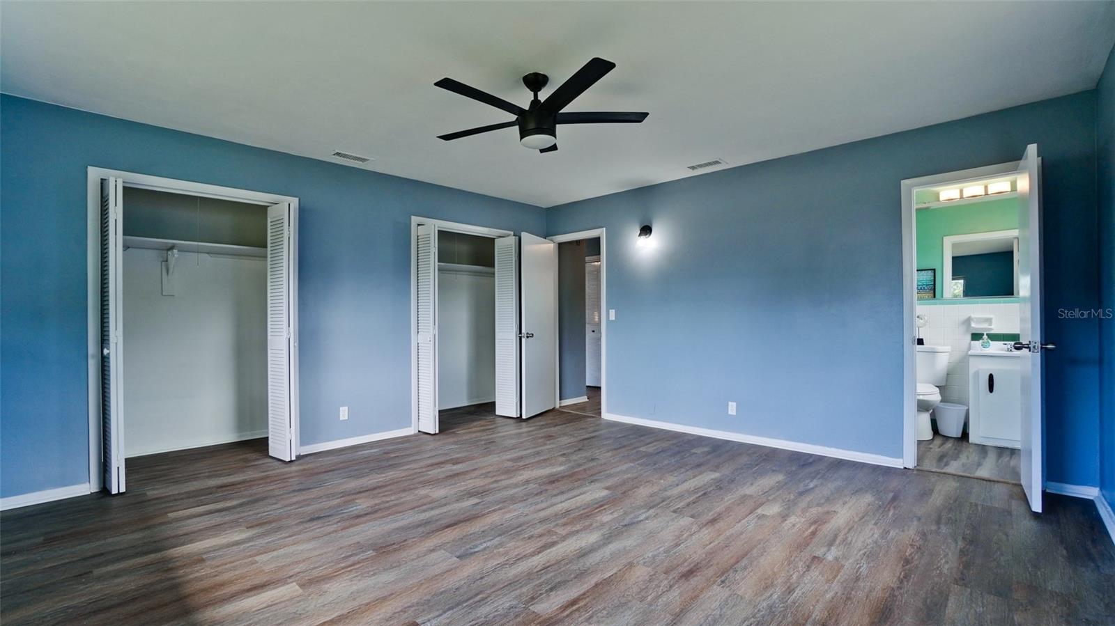 COUNTRY CLUB HEIGHTS - Residential