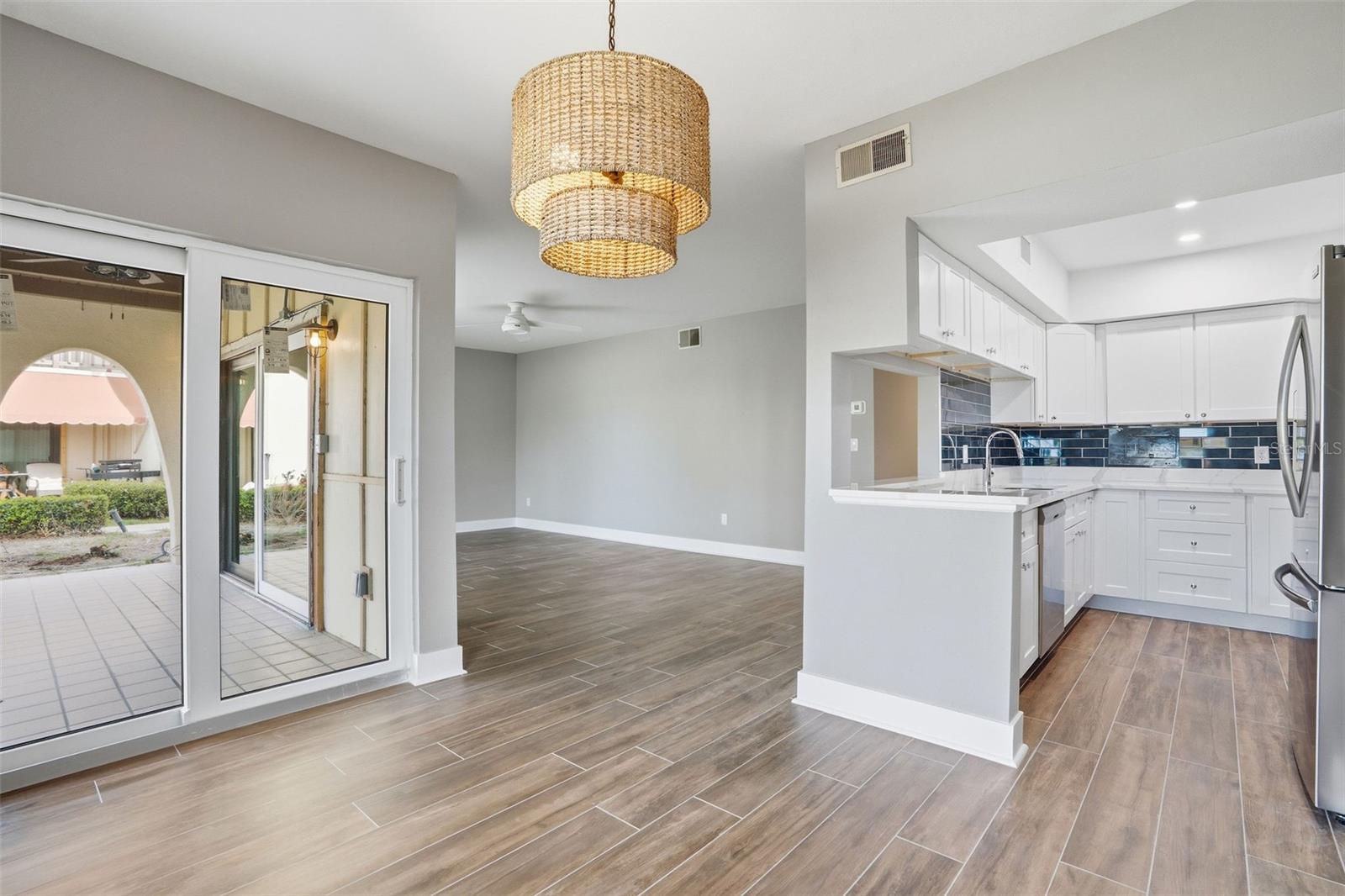 LA COSTA BRAVA CONDO 1 - Residential