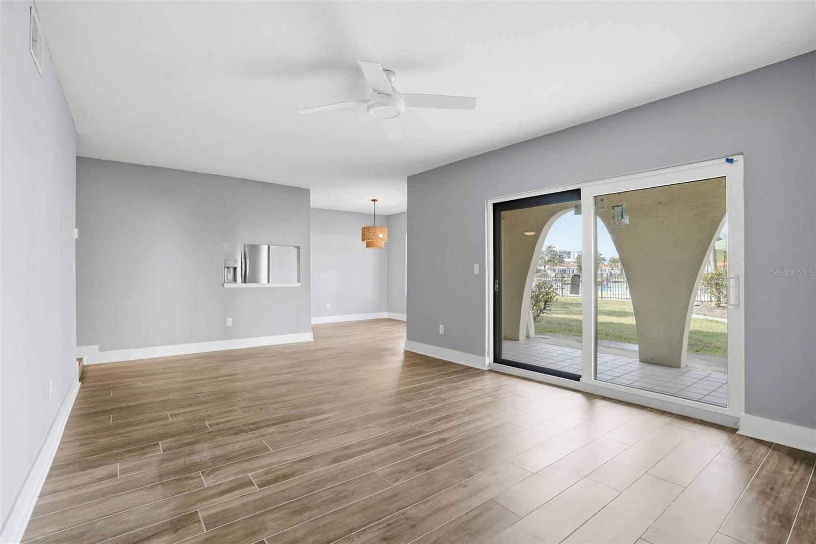 LA COSTA BRAVA CONDO 1 - Residential