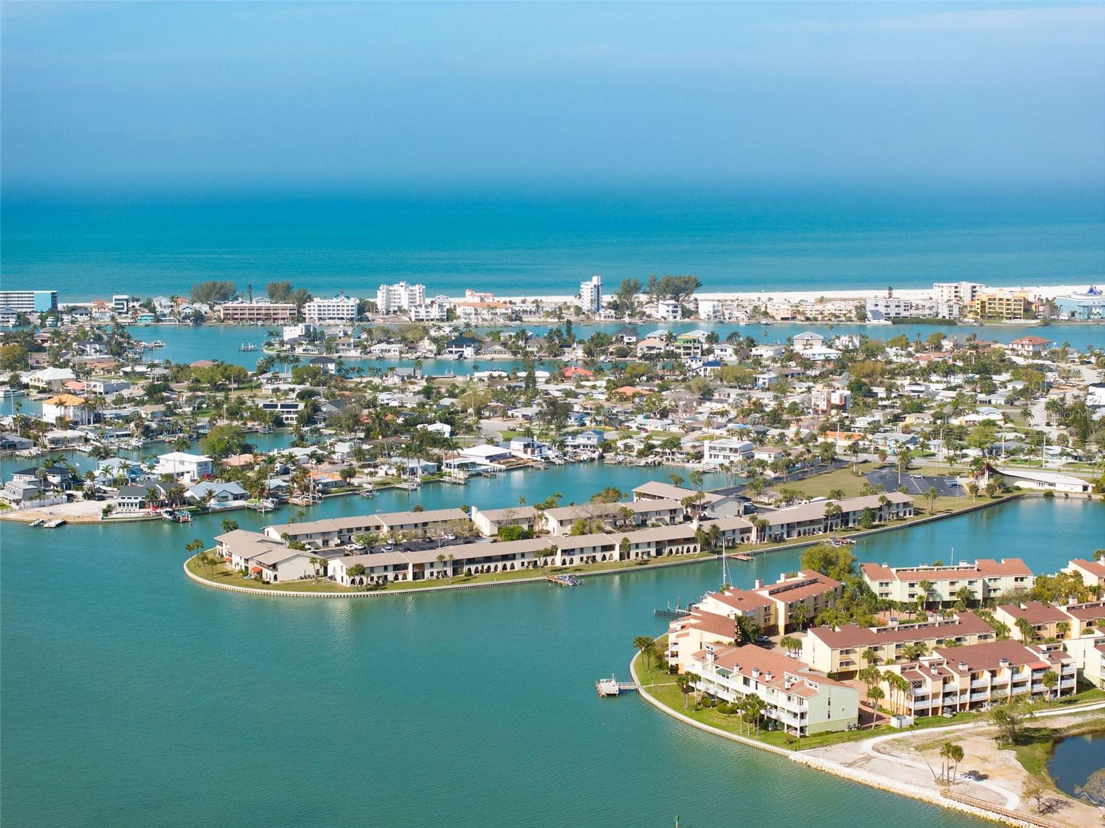 LA COSTA BRAVA CONDO 1 - Residential