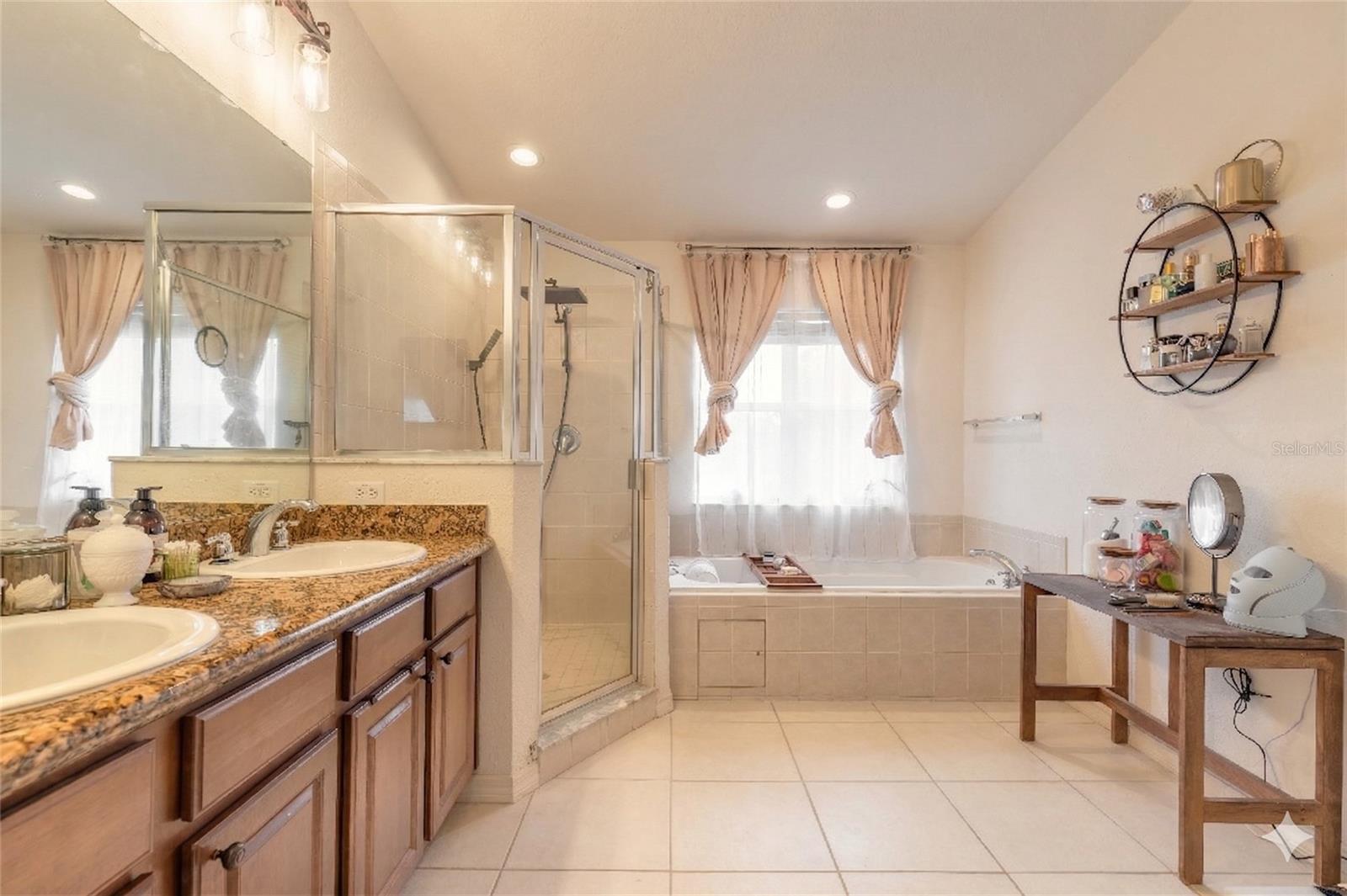 EASTGATE TWNHMS - Residential