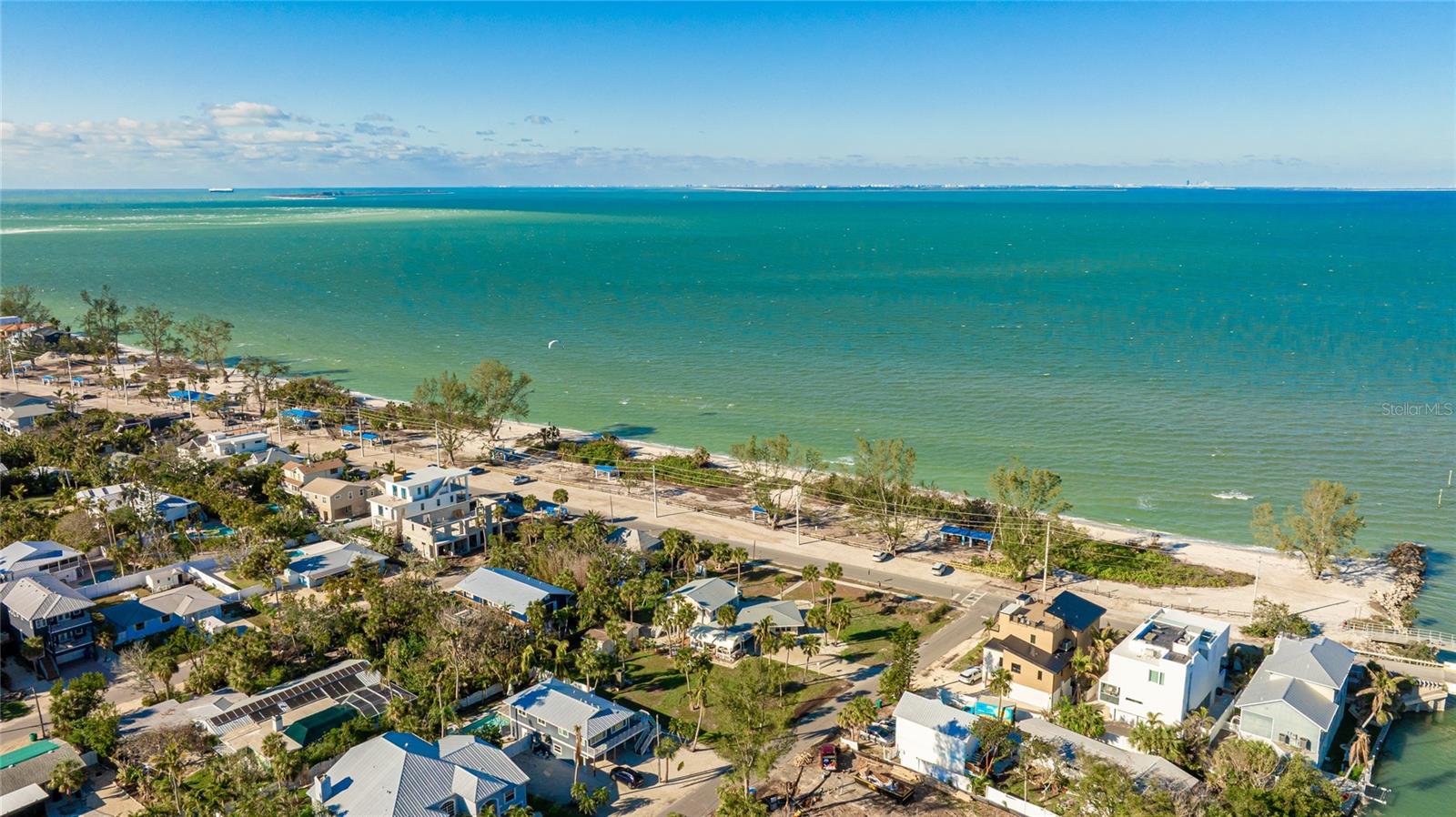 203 N BAY BLVD