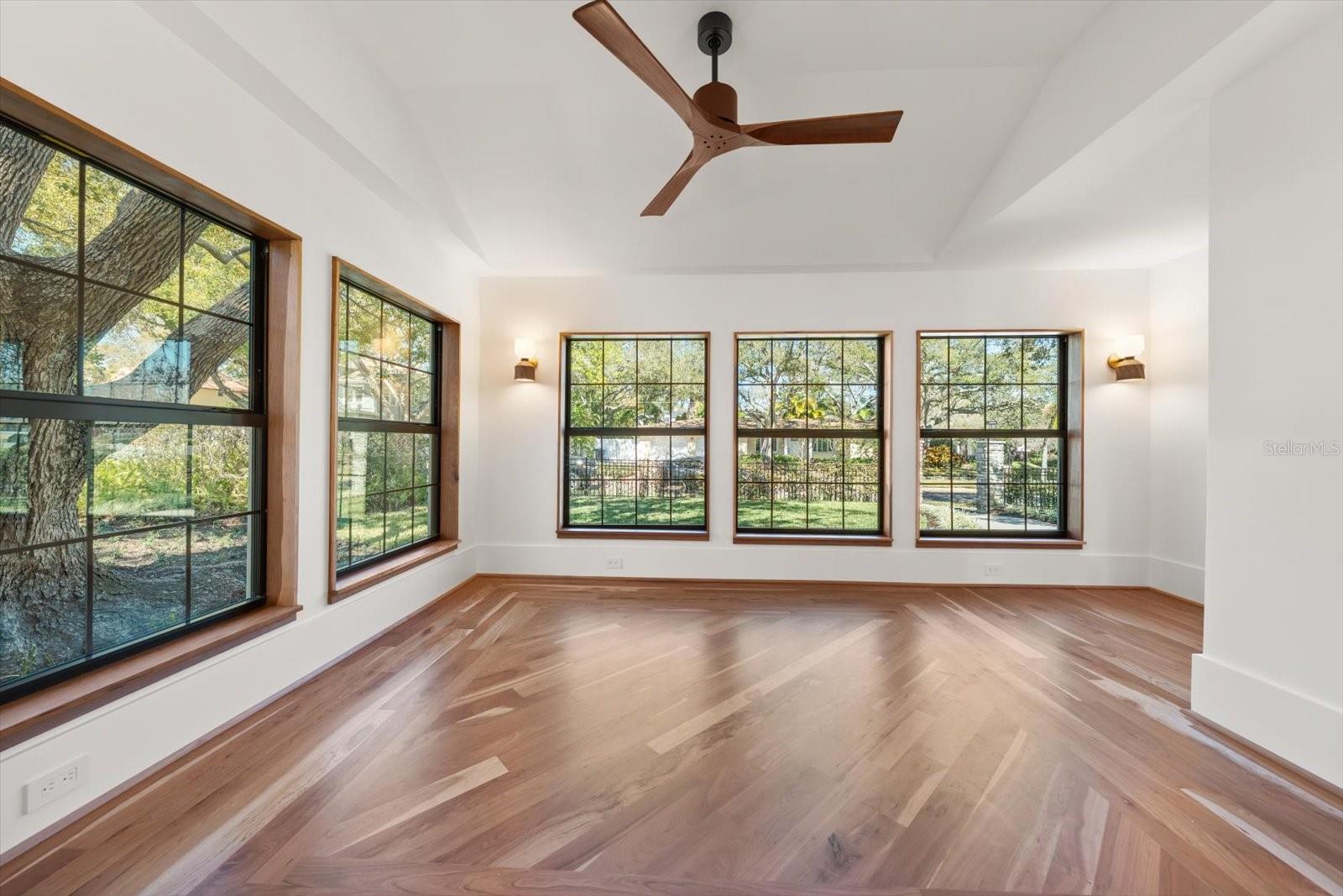 BROWNLEIGH COURT - Residential