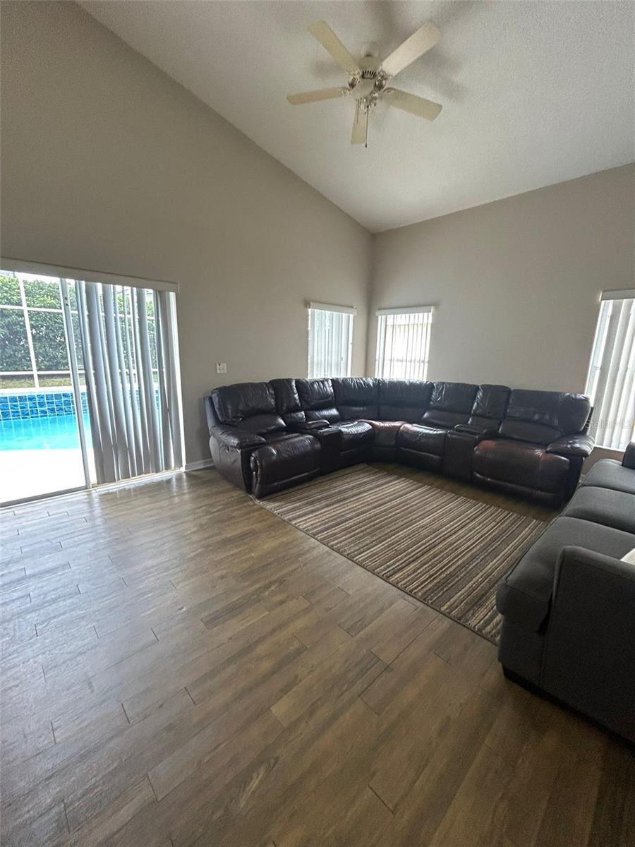 HAMPTON ESTATES - Residential