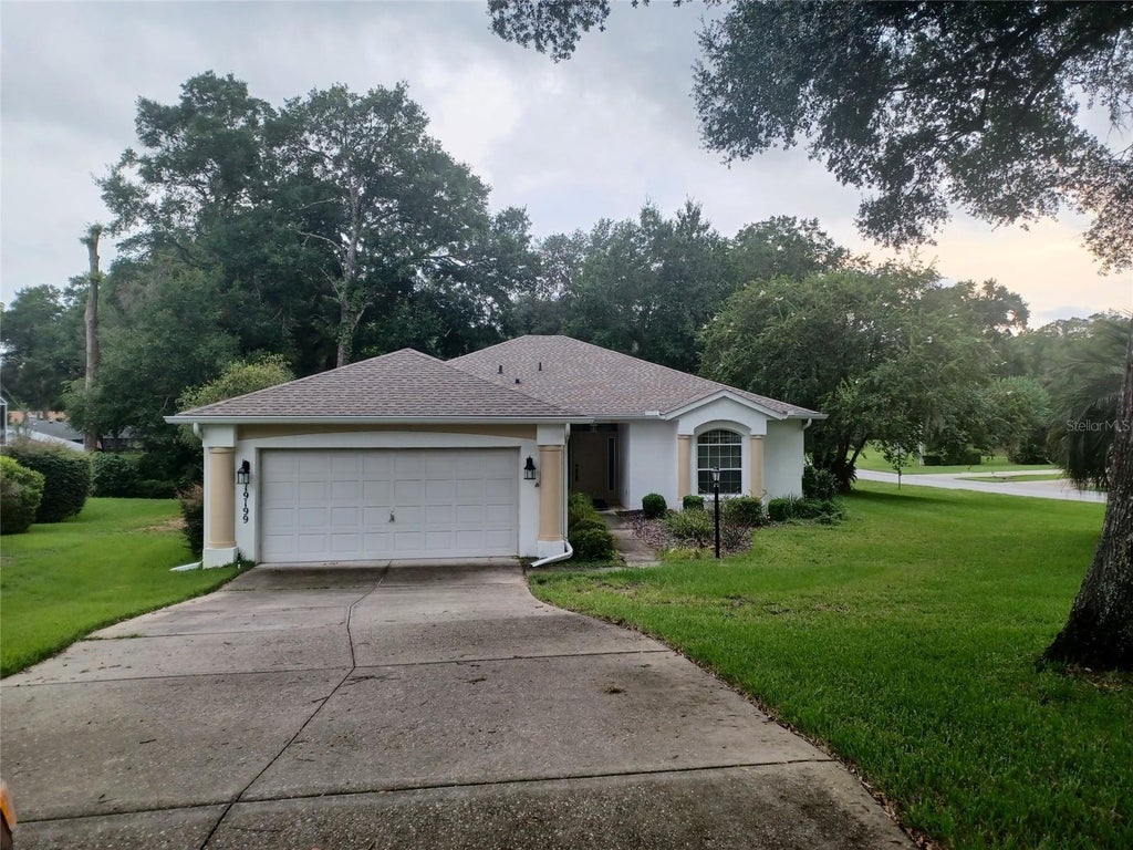 Photo of 19199 SW 192nd Loop, Dunnellon, FL 34432 (MLS # OM730947)