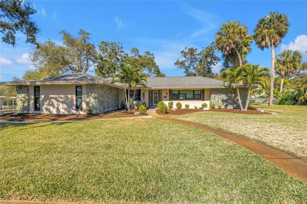 Photo of 8261 28th Avenue N, St Petersburg, FL 33710 (MLS # TB8460920)