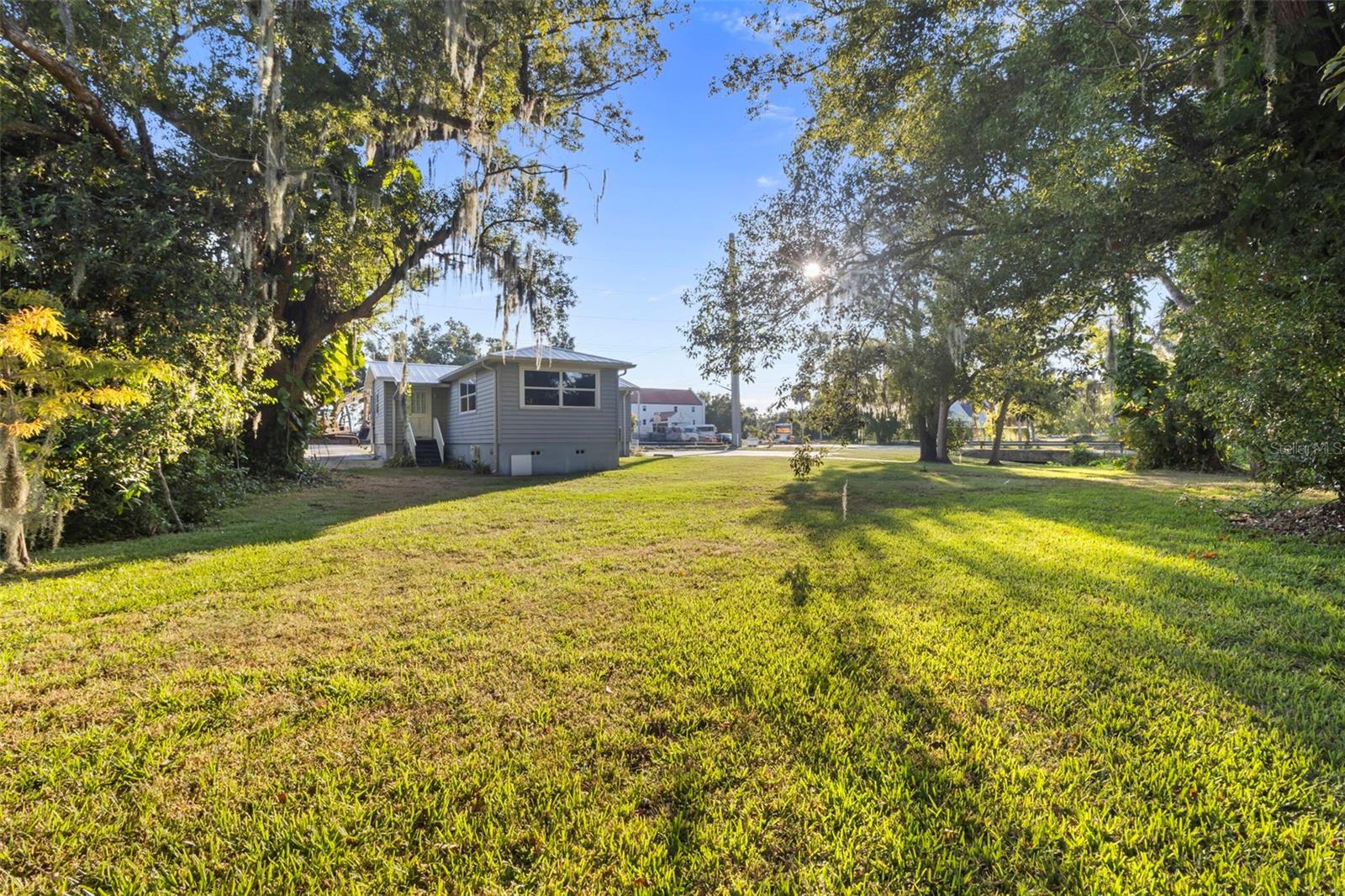 TOWN/ARCADIA - Commercial Sale