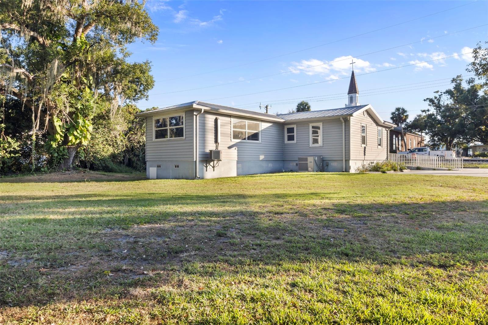 TOWN/ARCADIA - Commercial Sale