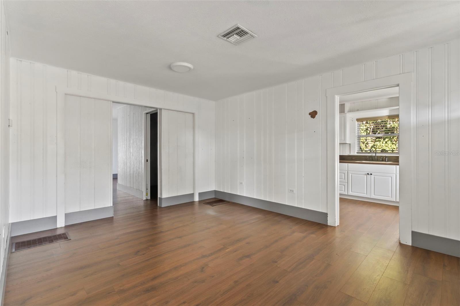 TOWN/ARCADIA - Commercial Sale