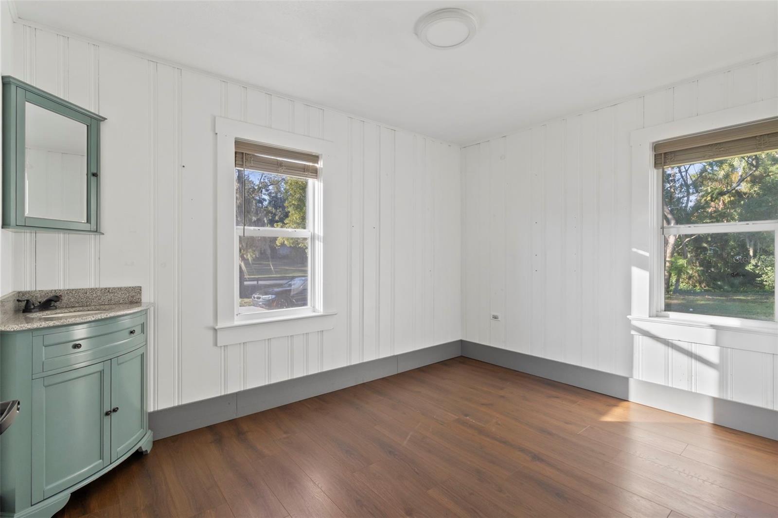 TOWN/ARCADIA - Commercial Sale