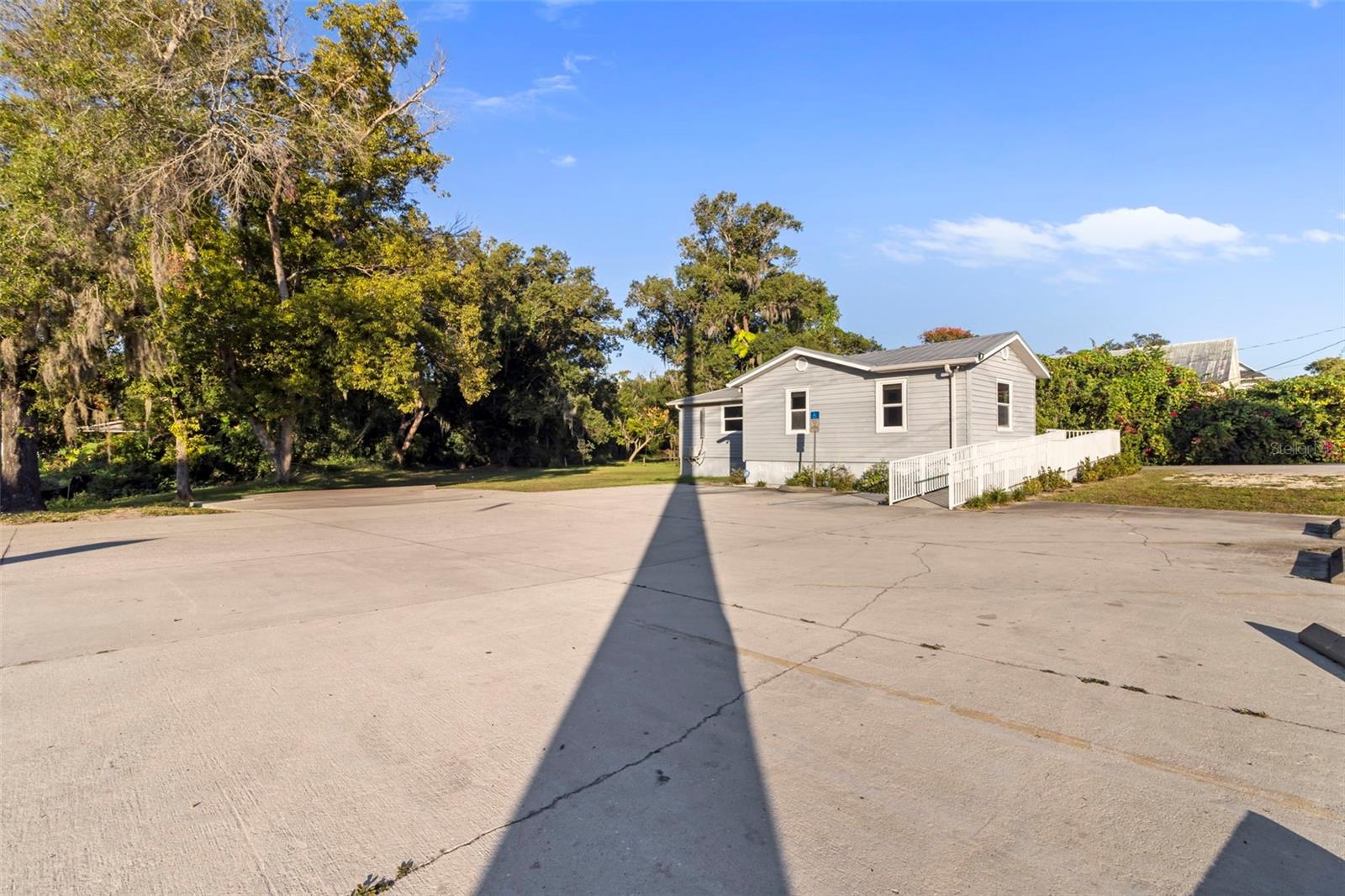 TOWN/ARCADIA - Commercial Sale