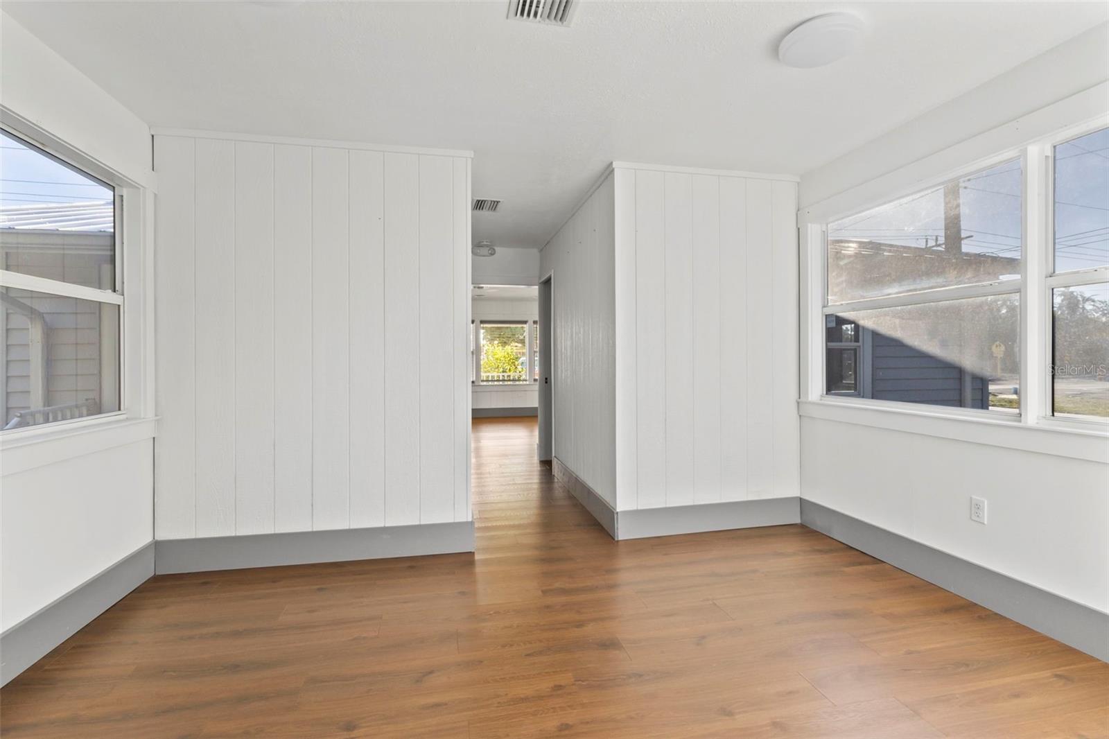 TOWN/ARCADIA - Commercial Sale