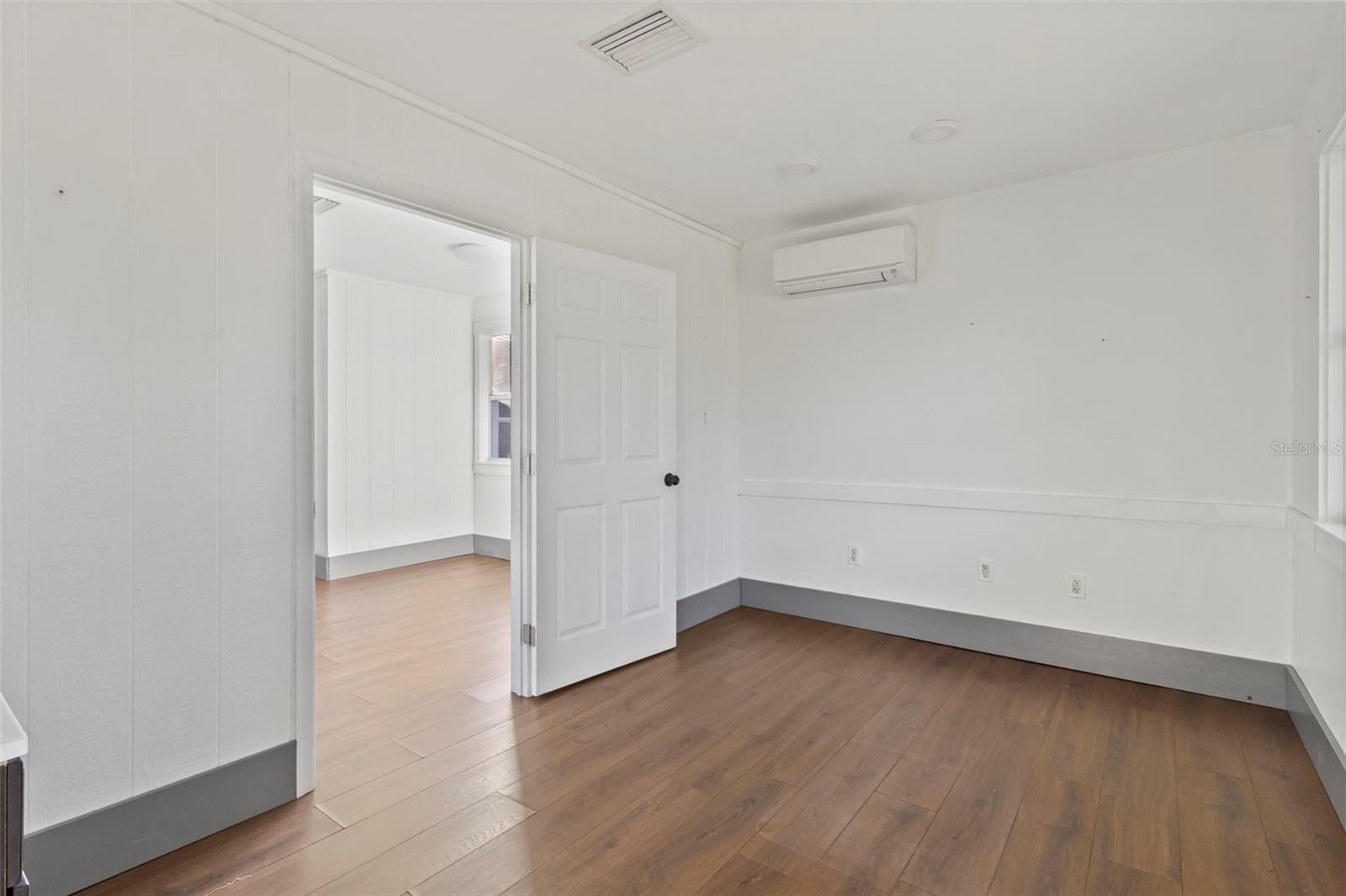 TOWN/ARCADIA - Commercial Sale