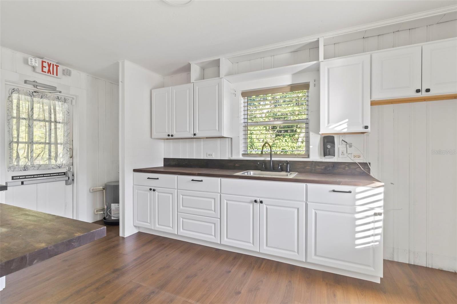 TOWN/ARCADIA - Commercial Sale