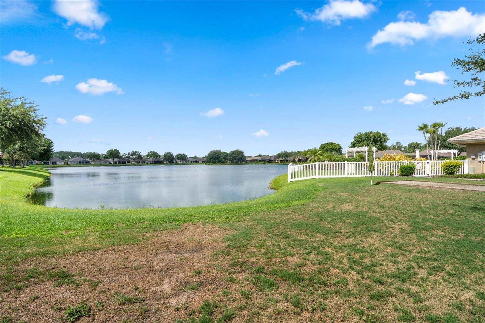 LAKE JAMES PH 01 - Residential