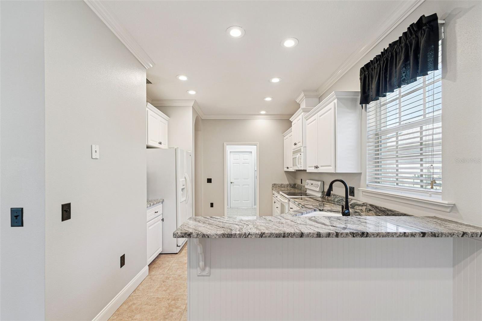 LAKE JAMES PH 01 - Residential