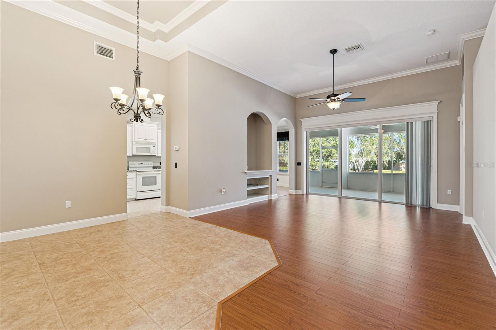 LAKE JAMES PH 01 - Residential