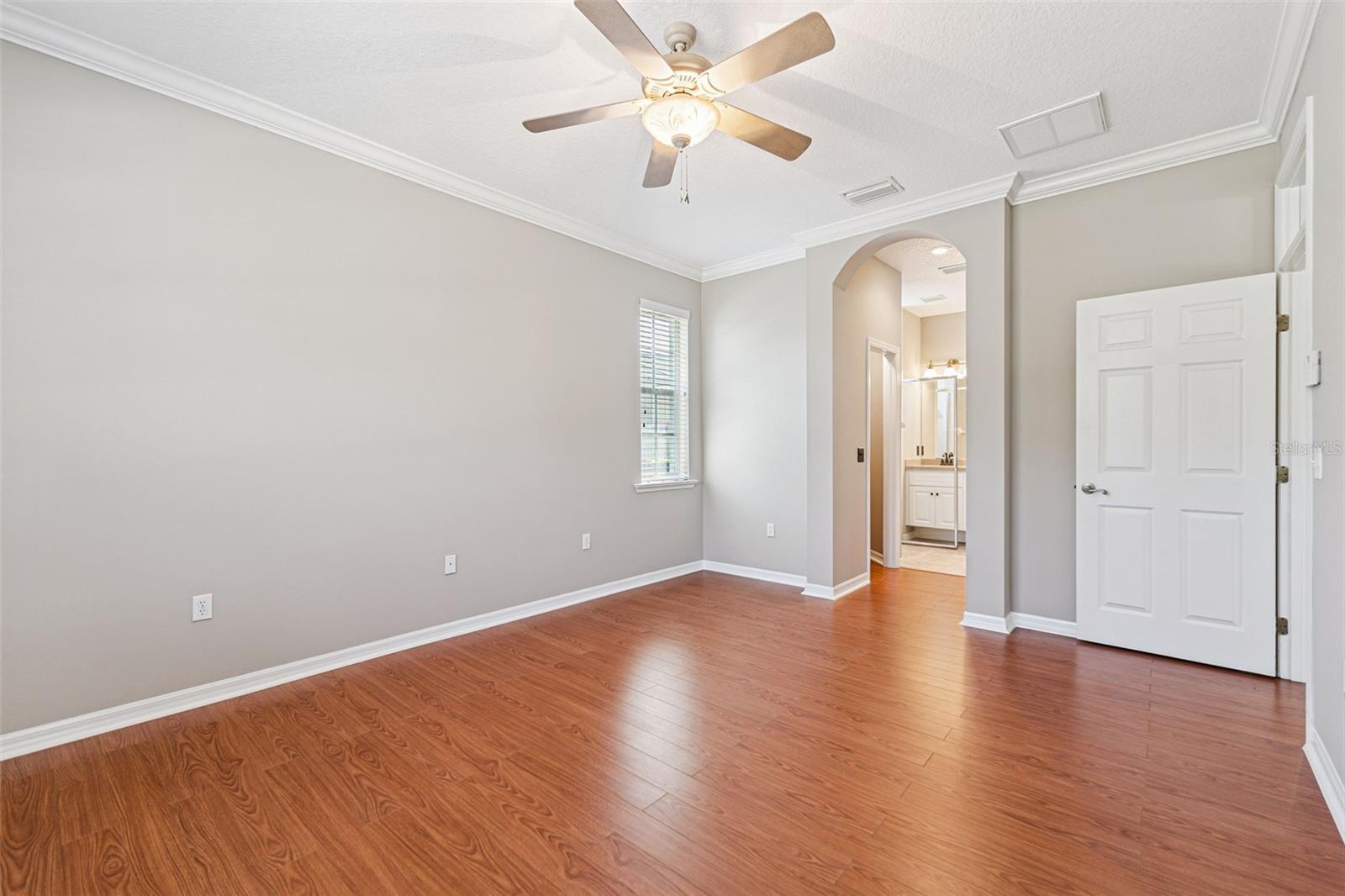 LAKE JAMES PH 01 - Residential