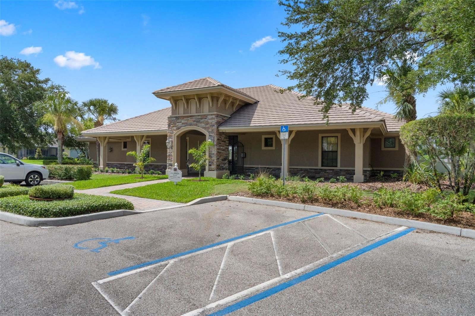 LAKE JAMES PH 01 - Residential