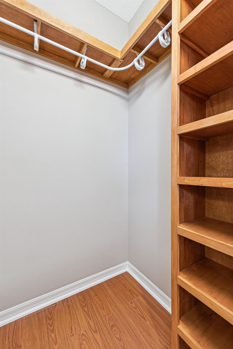 LAKE JAMES PH 01 - Residential