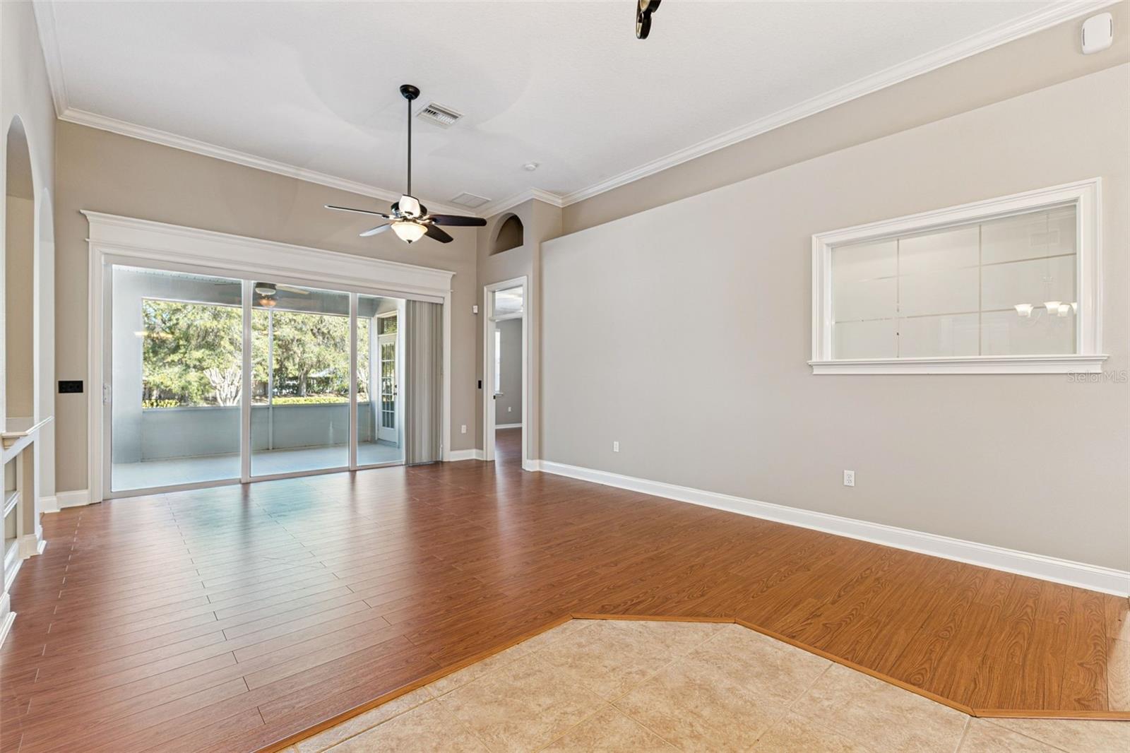 LAKE JAMES PH 01 - Residential