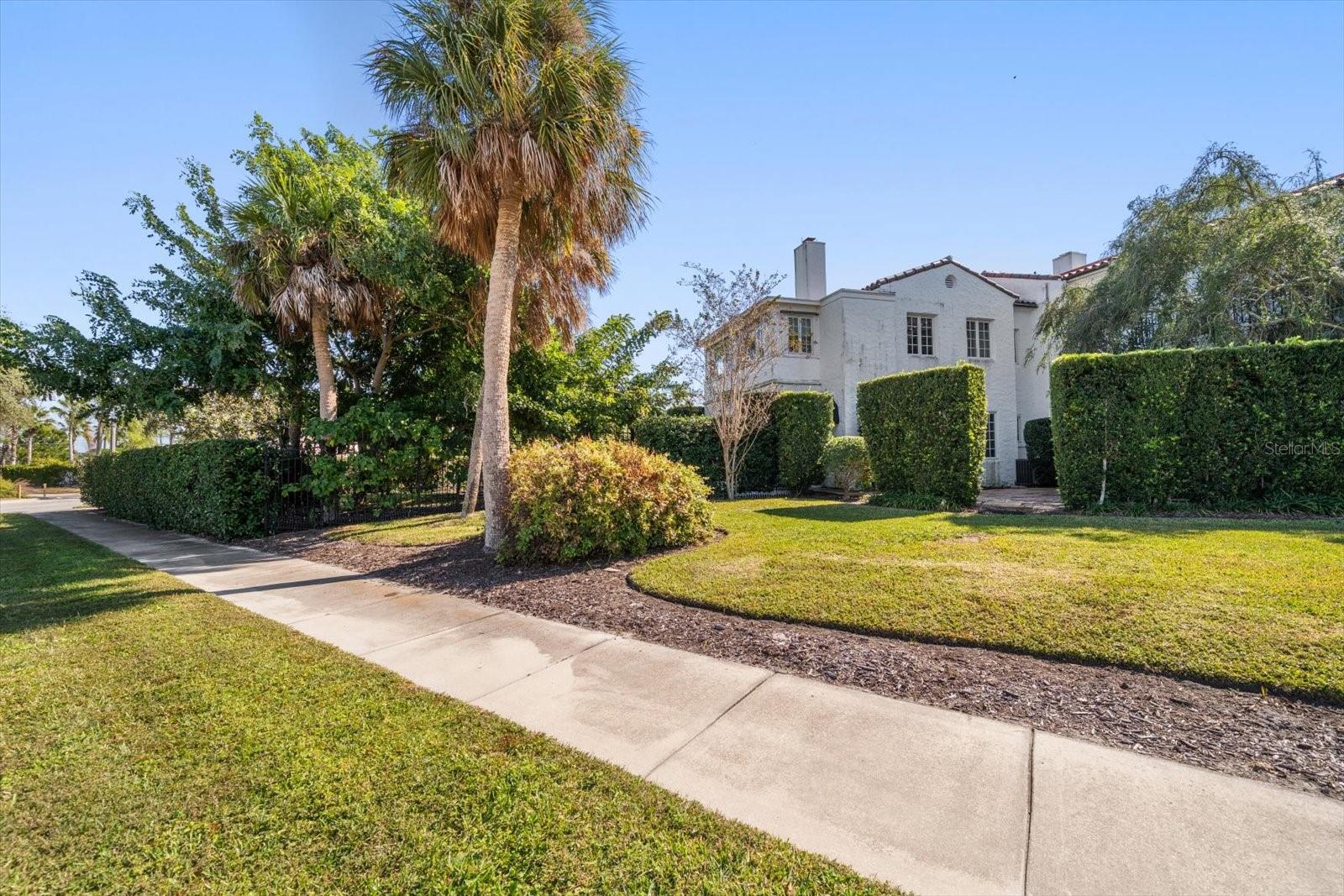 BELLEAIR ESTATES - Residential