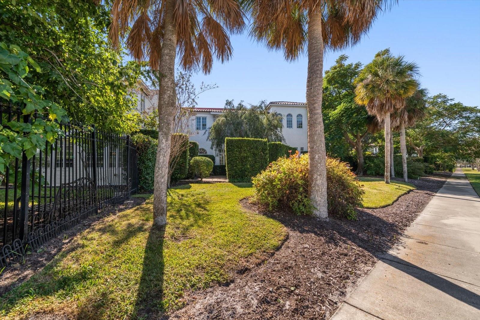 BELLEAIR ESTATES - Residential