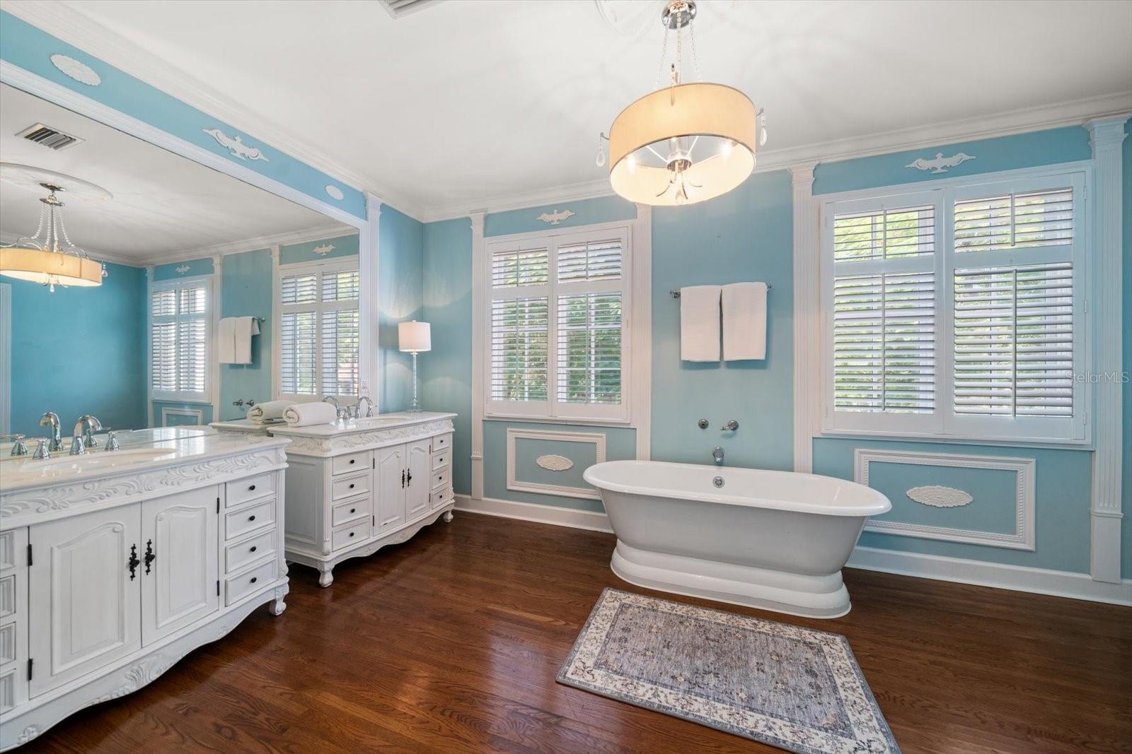 BELLEAIR ESTATES - Residential