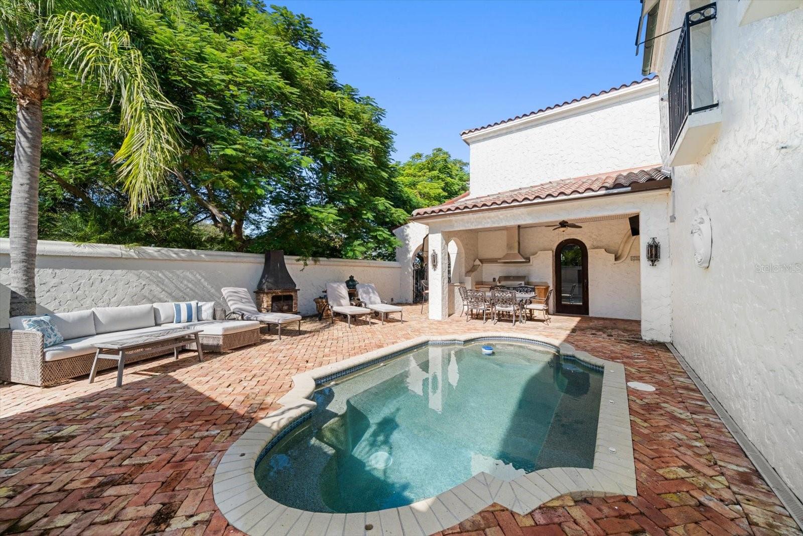 BELLEAIR ESTATES - Residential