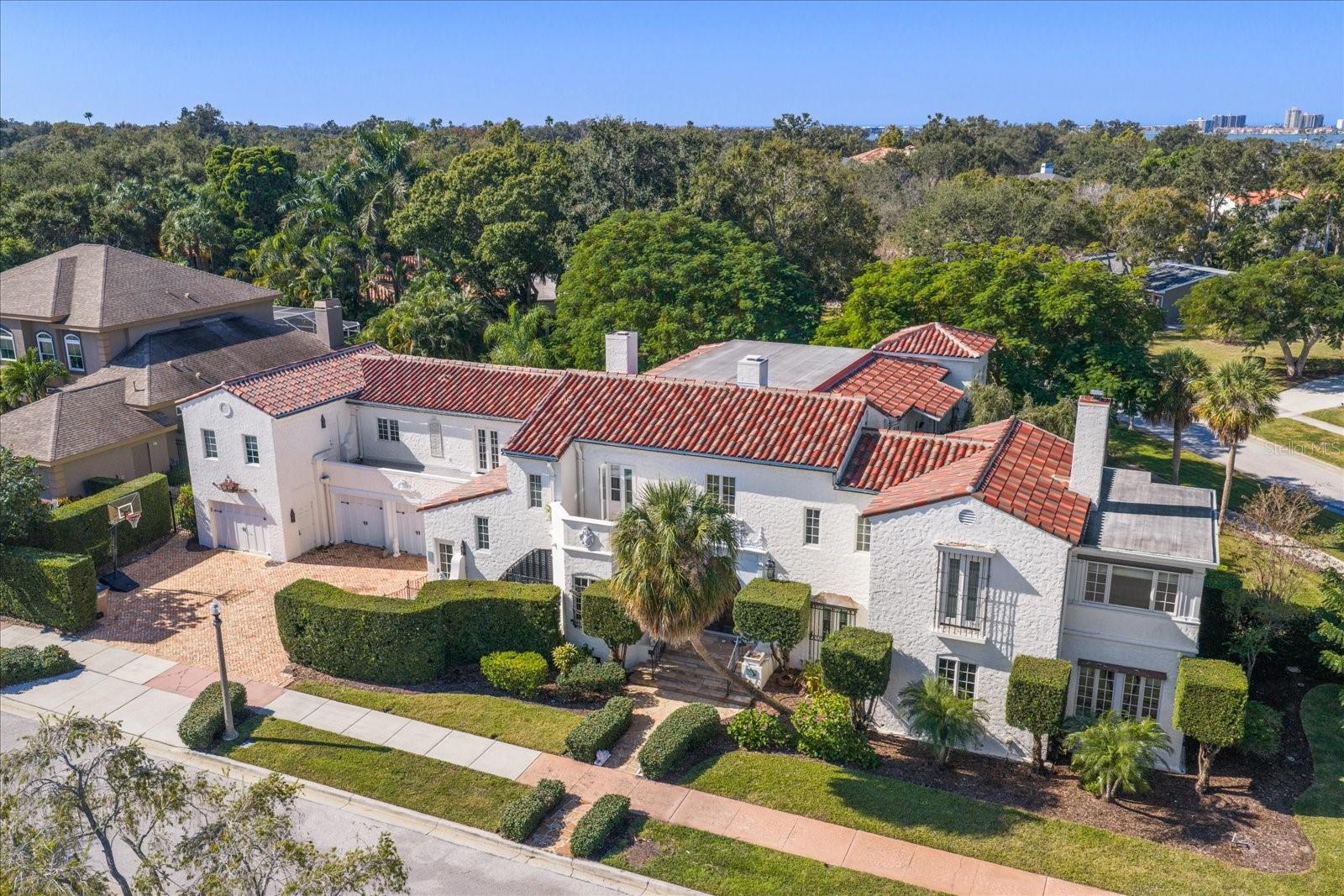 BELLEAIR ESTATES - Residential