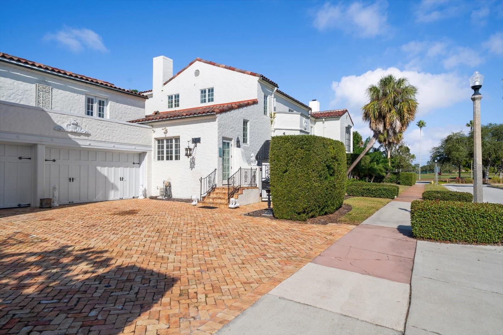 BELLEAIR ESTATES - Residential