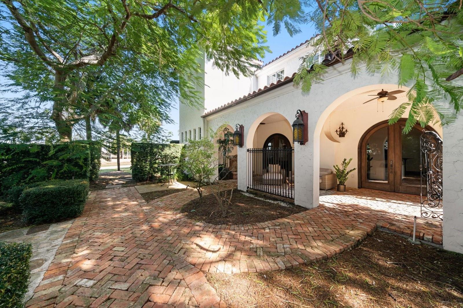 BELLEAIR ESTATES - Residential