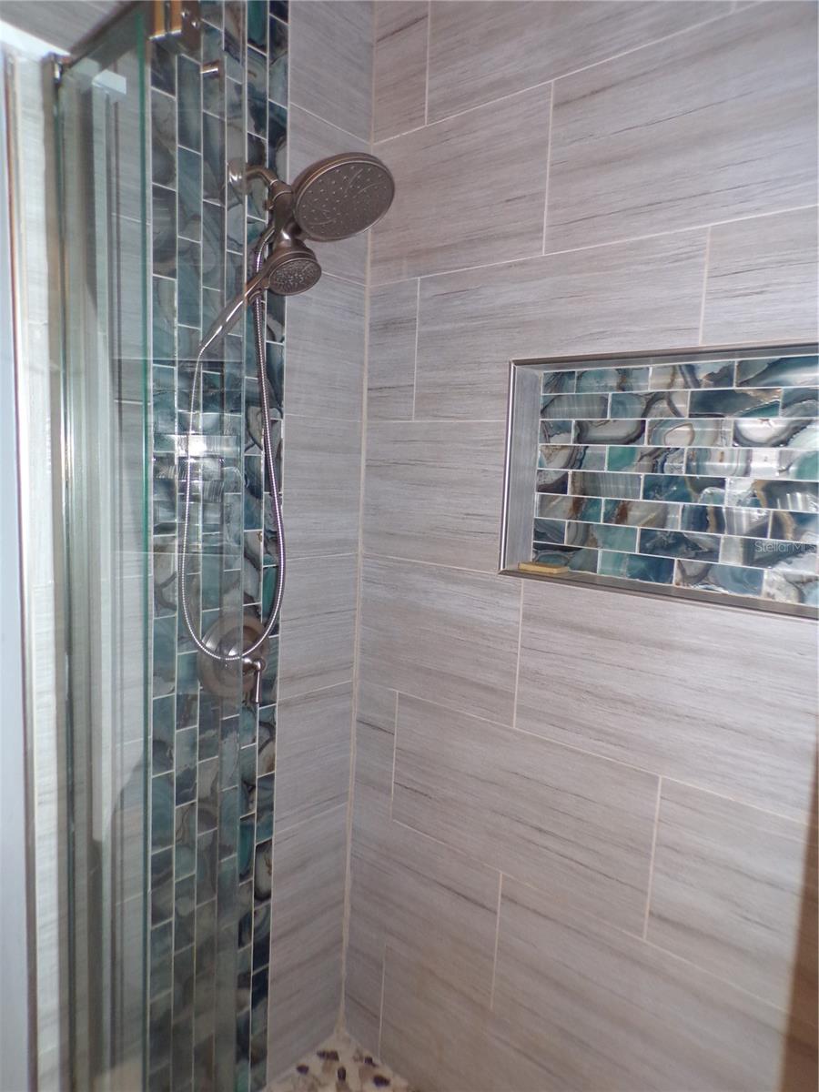 LAKE VIEW II/HERITAGE LAKE PARK - Residential Lease