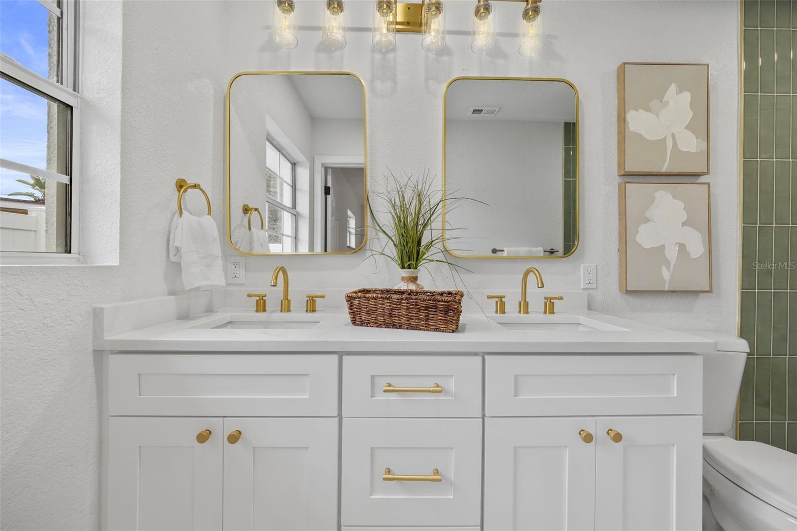 LAKEWOOD ESTATES TRACTS 10-11 - Residential