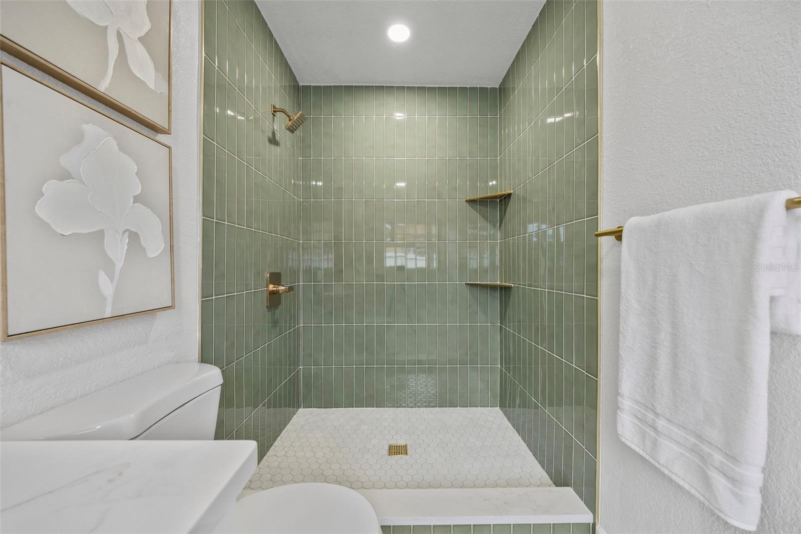 LAKEWOOD ESTATES TRACTS 10-11 - Residential