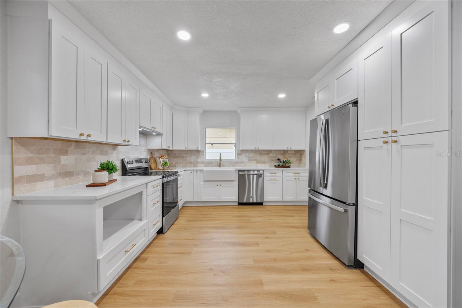 LAKEWOOD ESTATES TRACTS 10-11 - Residential