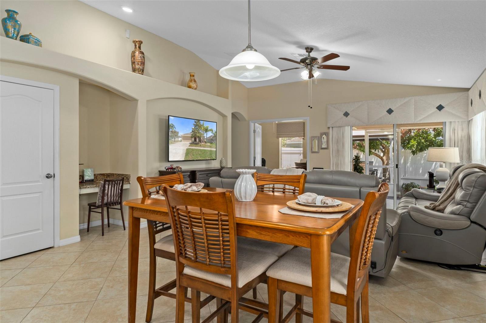 BRIAR OAKS VILLAGE 01 - Residential