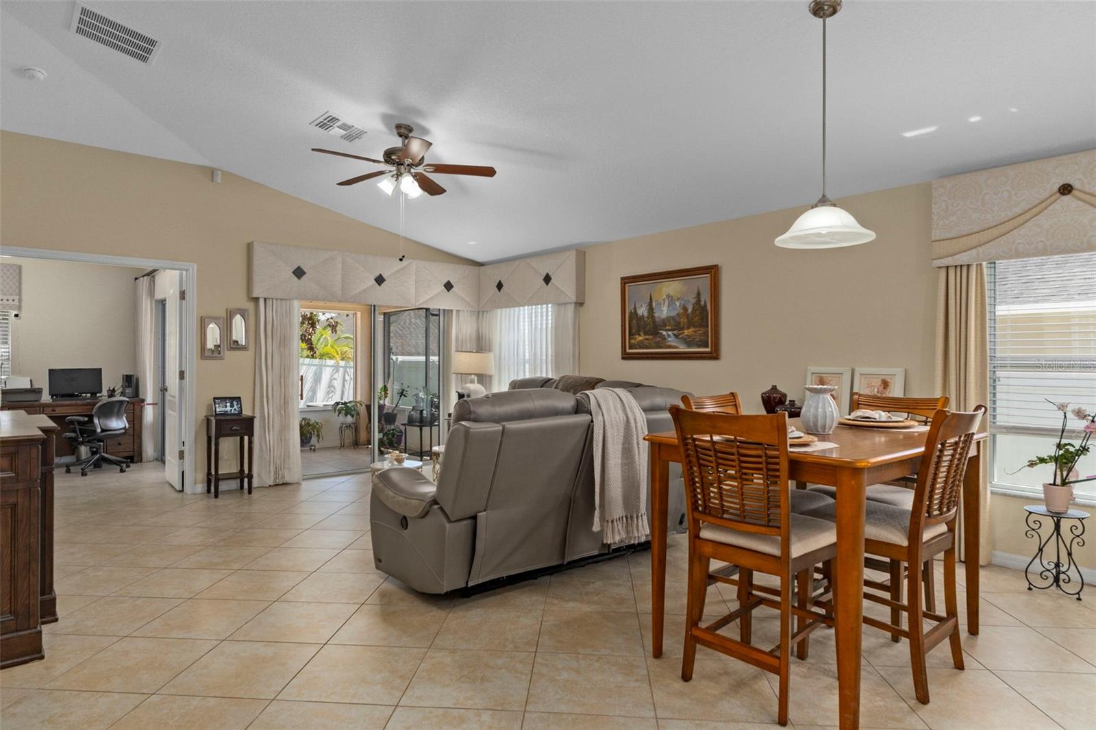 BRIAR OAKS VILLAGE 01 - Residential